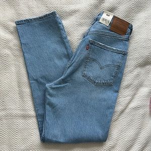 LEVI’S 70'S HIGH RISE STRAIGHT, size 28x29, medium wash